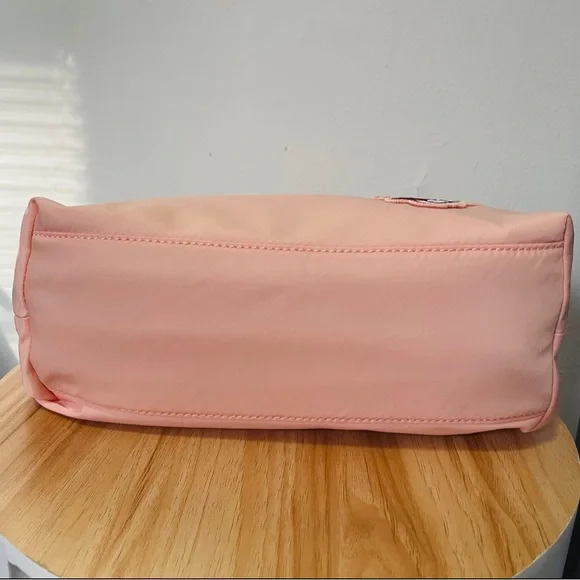 Kippling x  Hello Kitty with Kipling's Kala handbag - Picture 5 of 6